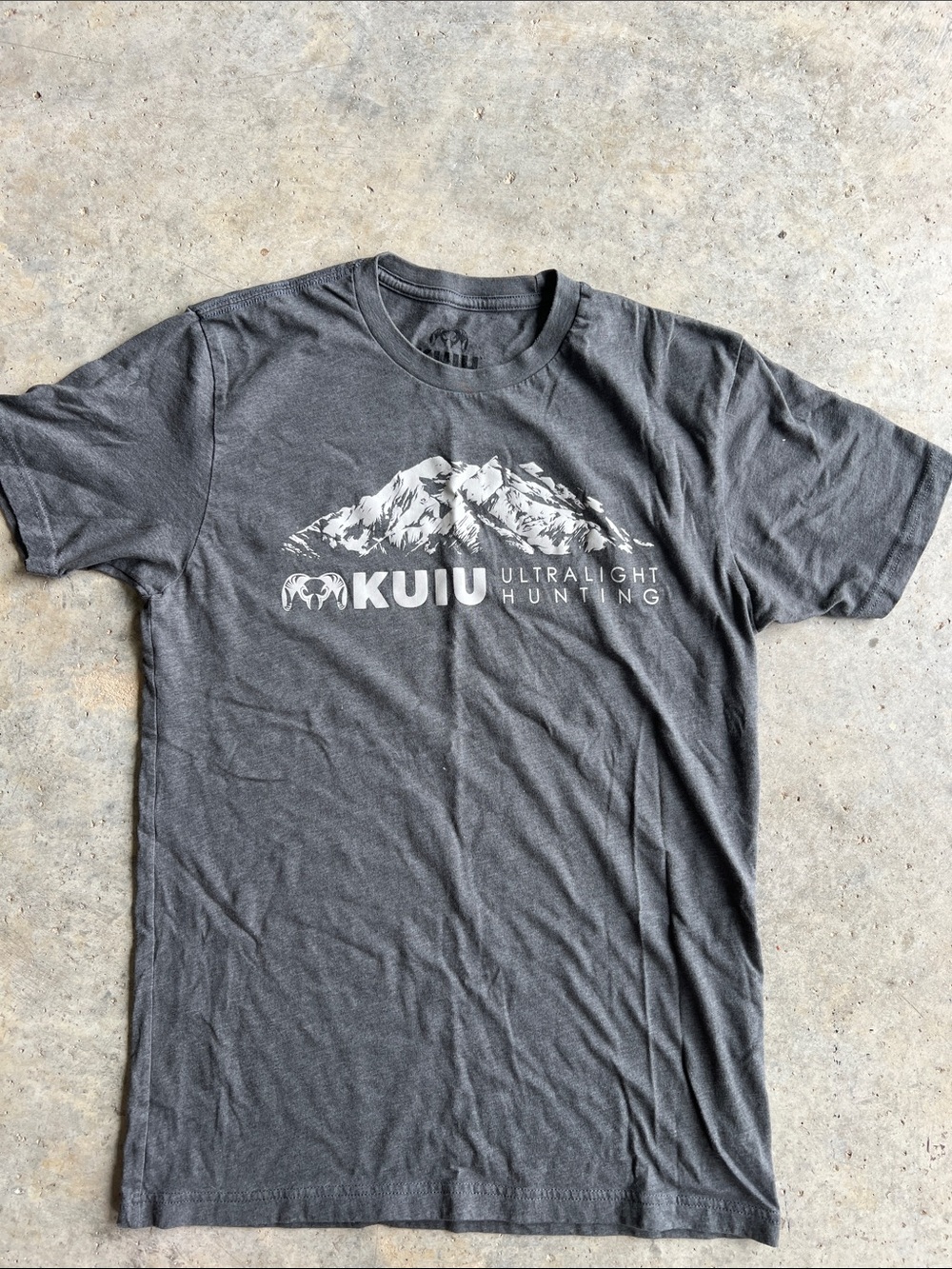 KUIU Charcoal Short-Sleeve Mountain Graphic Tee